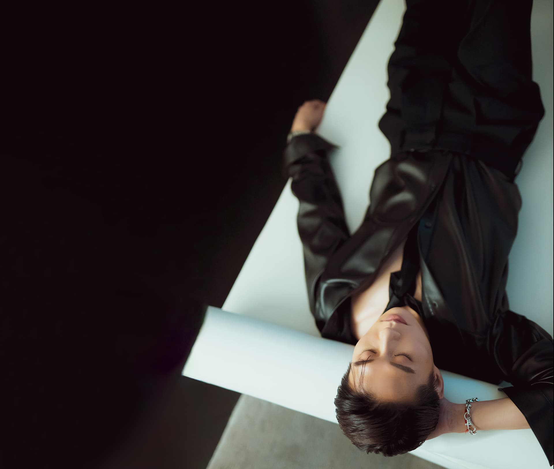 professional photography fashion photography – 高角度俯拍人像 by WPHOTO